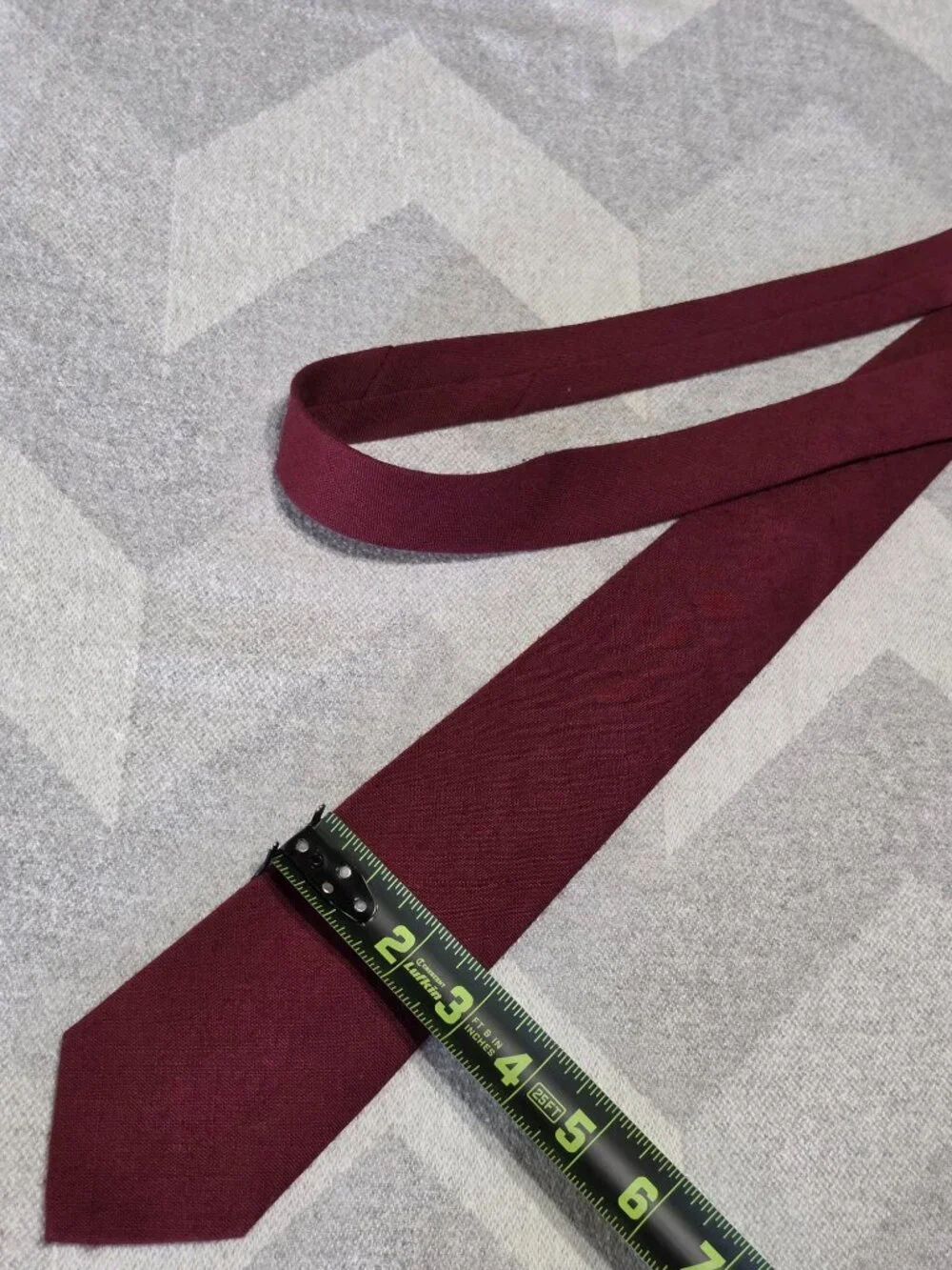 Country Linen Burgundy Slim Tie With Rayon & Polyester Blend 2.5